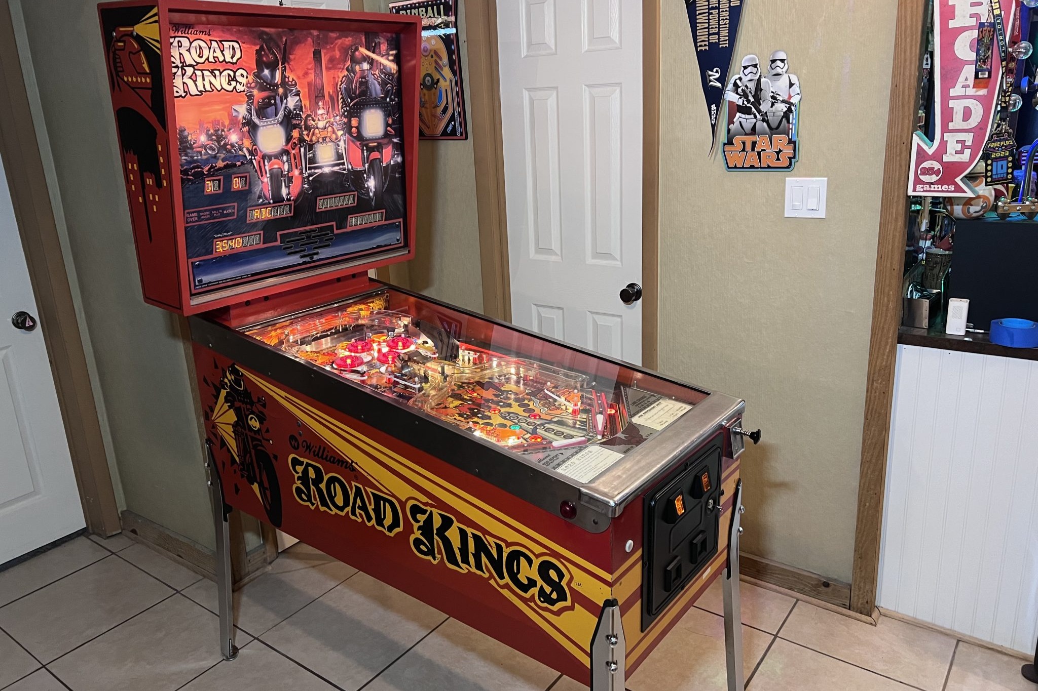 Williams Road Kings Pinball Machine