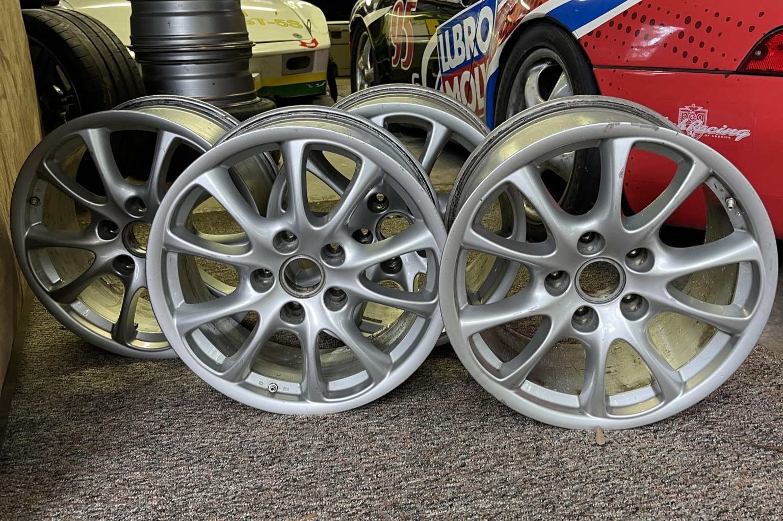 18×8.5′′ and 18×11′′ Wheels for Porsche 996 GT3