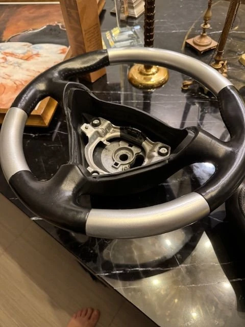 1995 Parts & Memorabilia Seats & Interior - Image 3 of 4
