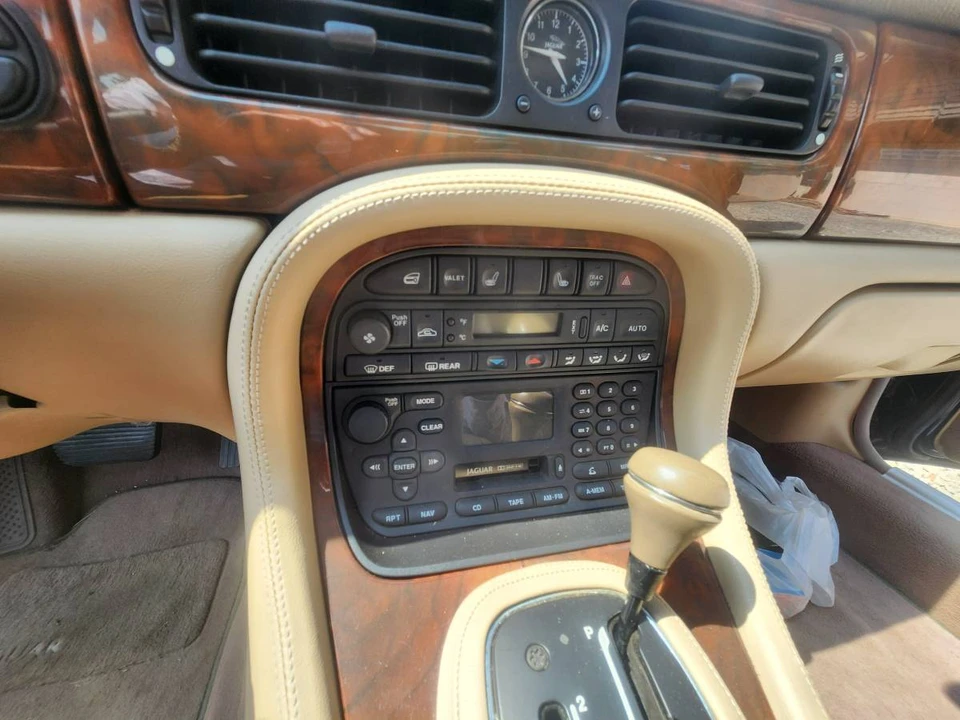 2001 Jaguar X308 XJ - Image 15 of 19