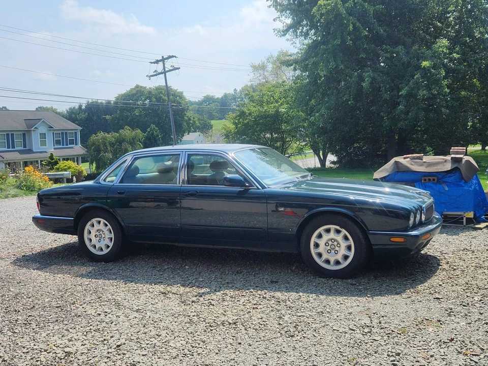 2001 Jaguar X308 XJ - Image 2 of 19
