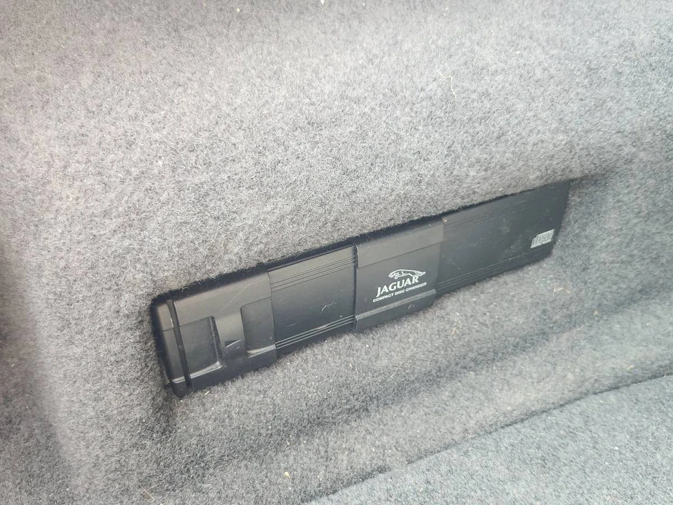 2001 Jaguar X308 XJ - Image 12 of 19