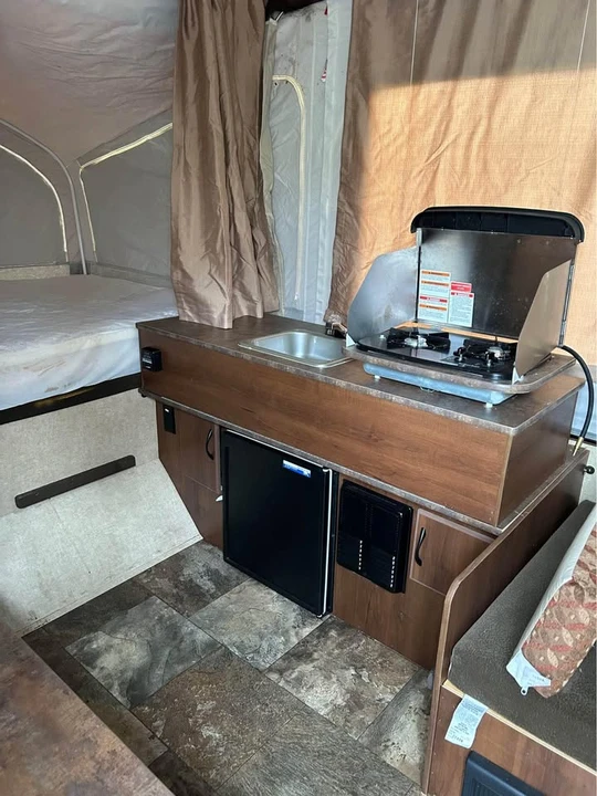 2015 Jayco Jay Flight - Image 2 of 3
