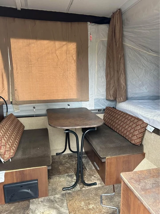 2015 Jayco - Image 2 of 2