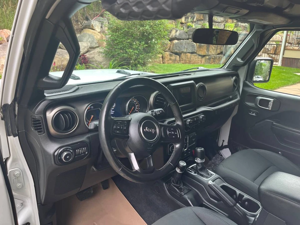 2021 Jeep JL Wrangler - Image 4 of 5