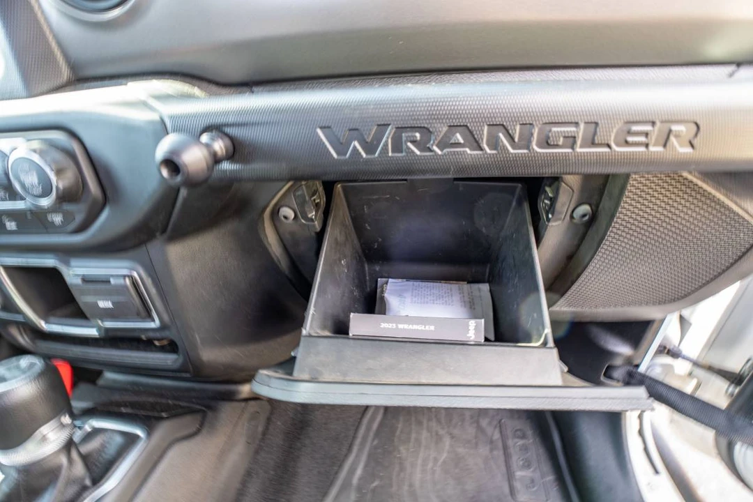 2023 Jeep - Image 13 of 21