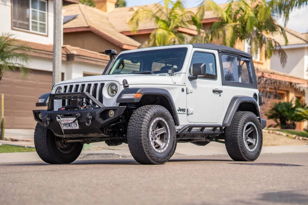 2023 Jeep - Image 2 of 21