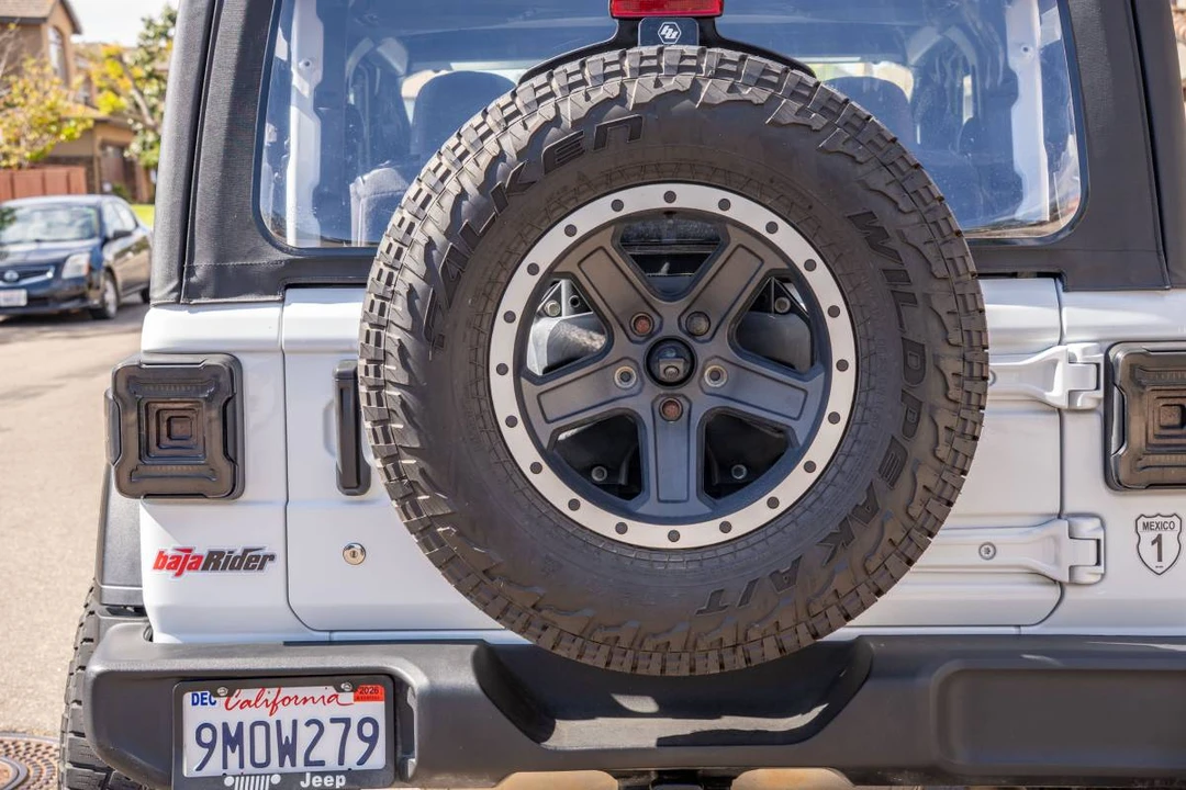 2023 Jeep - Image 7 of 21