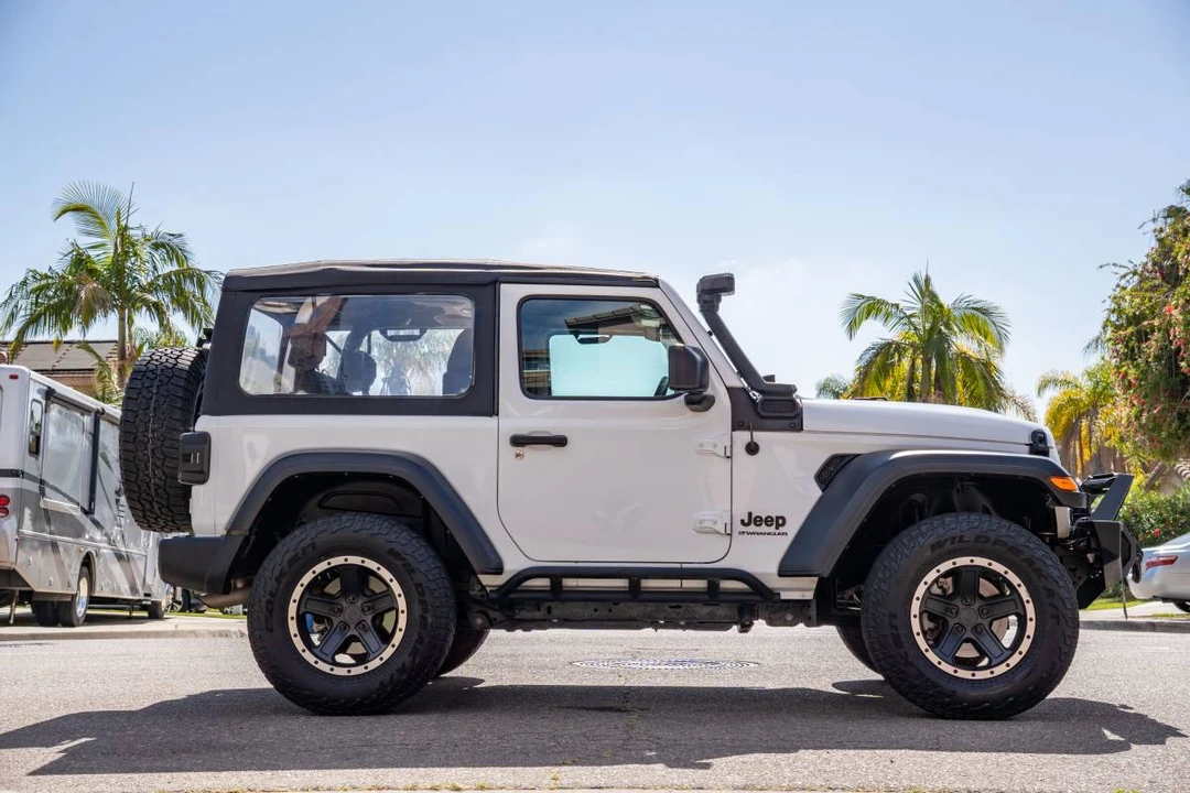 2023 Jeep - Image 10 of 21