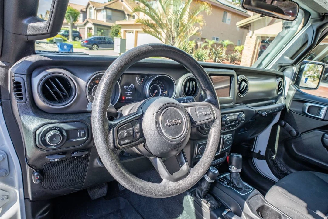 2023 Jeep - Image 16 of 21