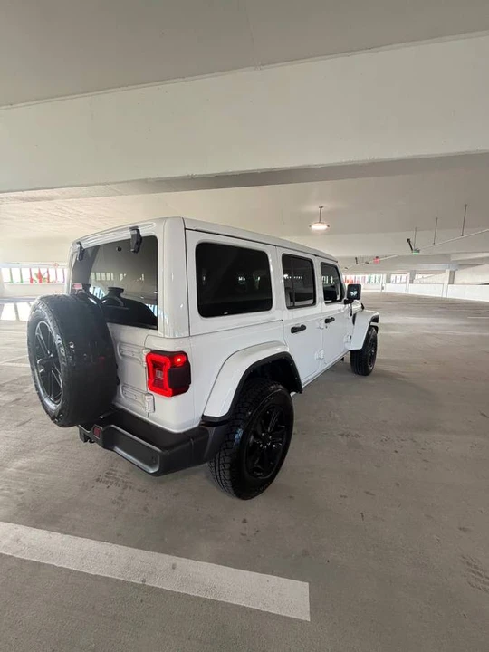 2022 Jeep JL Wrangler - Image 7 of 24