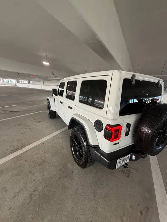 2022 Jeep JL Wrangler - Image 8 of 24