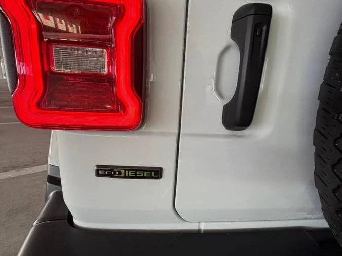 2022 Jeep JL Wrangler - Image 9 of 24