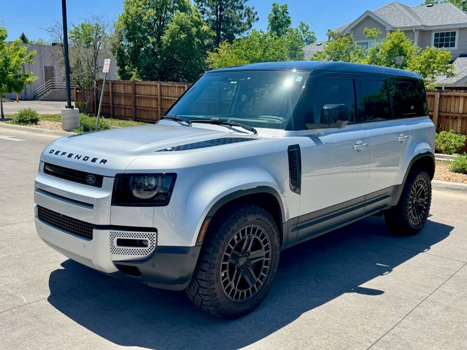 2024 Land Rover Defender V8 - Image 5 of 24