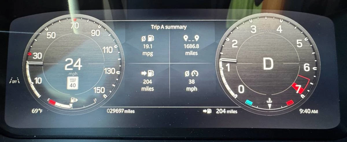 2024 Land Rover Defender V8 - Image 18 of 24