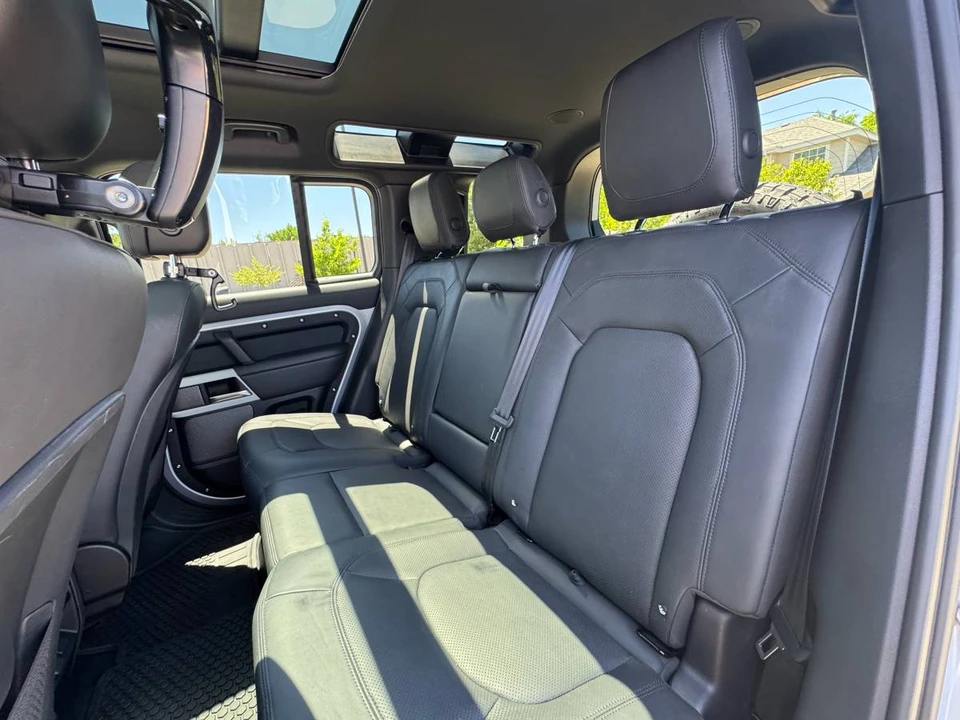 2024 Land Rover Defender V8 - Image 12 of 24