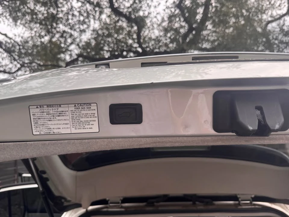 2005 Lexus RX 2nd Gen - Image 8 of 10