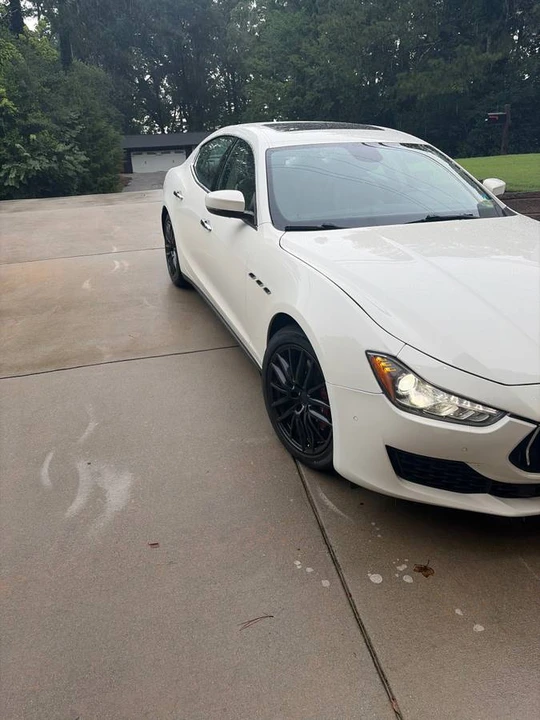 2018 Maserati Ghibli 3rd Gen - Image 2 of 8