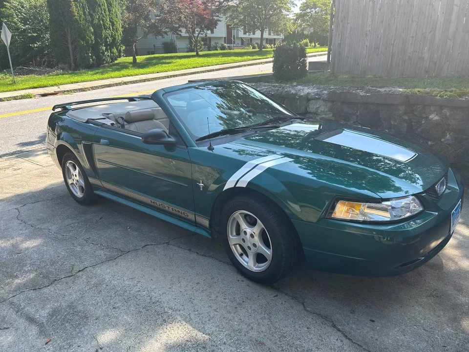 2002 Ford SN95 Mustang - Image 2 of 2