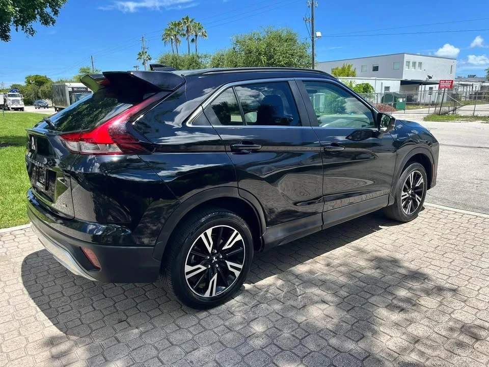 2023 Mitsubishi Eclipse Cross - Image 3 of 9