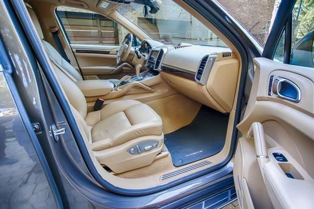 2011 Porsche 958 Cayenne - Image 9 of 11