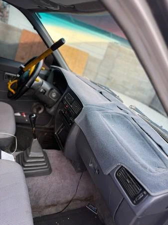 Nissan Frontier - Image 2 of 9