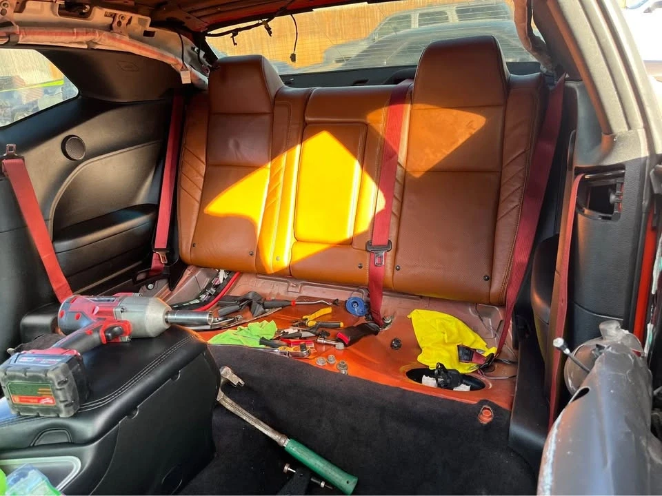 Parts & Memorabilia Seats & Interior - Image 2 of 2