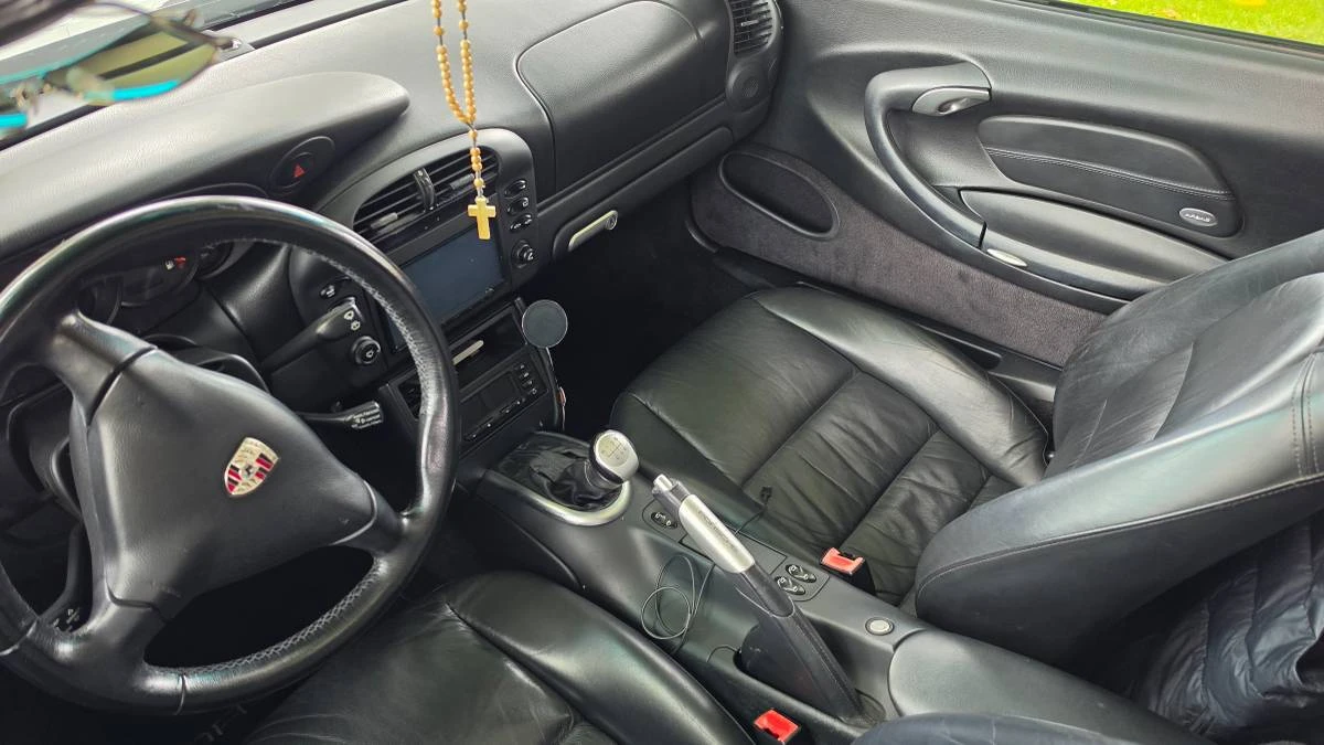 2002 Porsche 996 Carrera 4 - Image 4 of 8