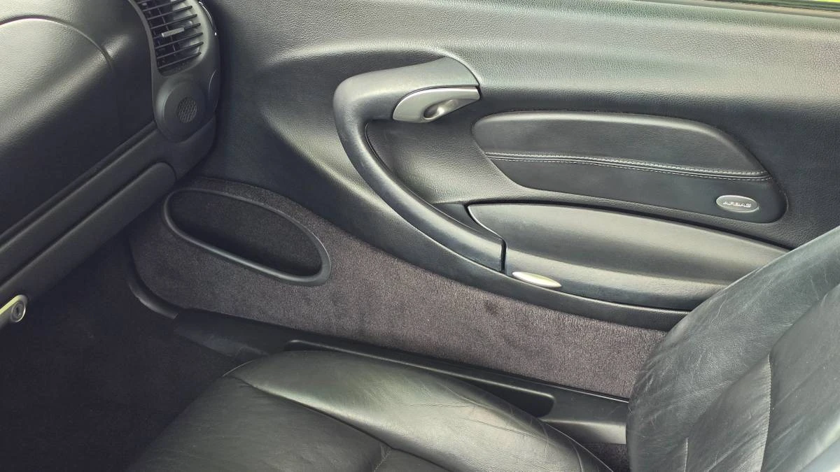 2002 Porsche 996 Carrera 4 - Image 5 of 8