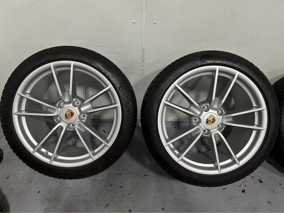 2020 Porsche 911 - Image 2 of 10