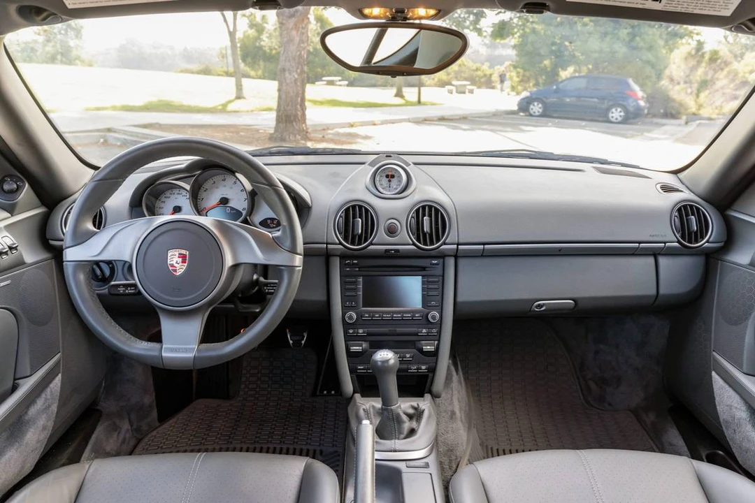 2010 Porsche 987 Cayman S - Image 2 of 3