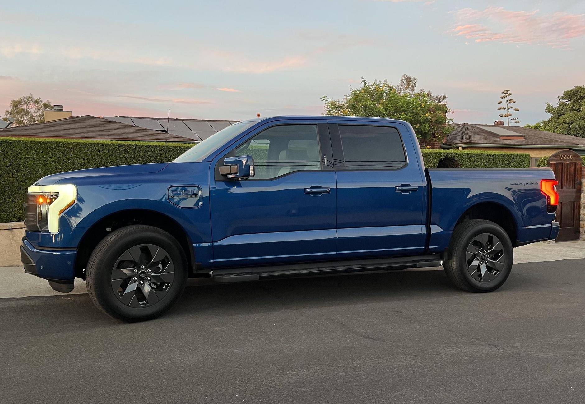 2022 Ford F-150 Lightning Lariat
