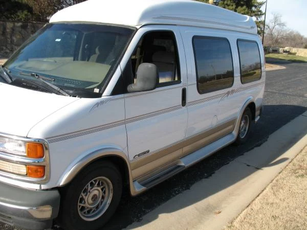 1999 Chevrolet Express - Image 3 of 15