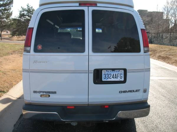 1999 Chevrolet Express - Image 4 of 15