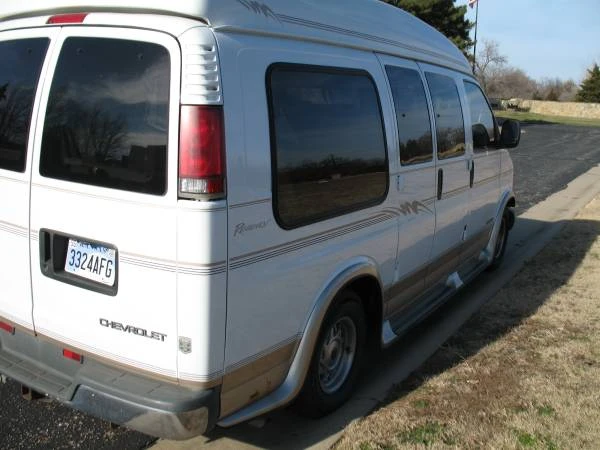 1999 Chevrolet Express - Image 7 of 15