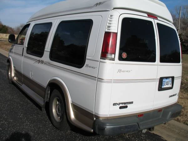 1999 Chevrolet Express - Image 6 of 15