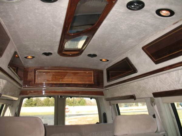1999 Chevrolet Express - Image 8 of 15