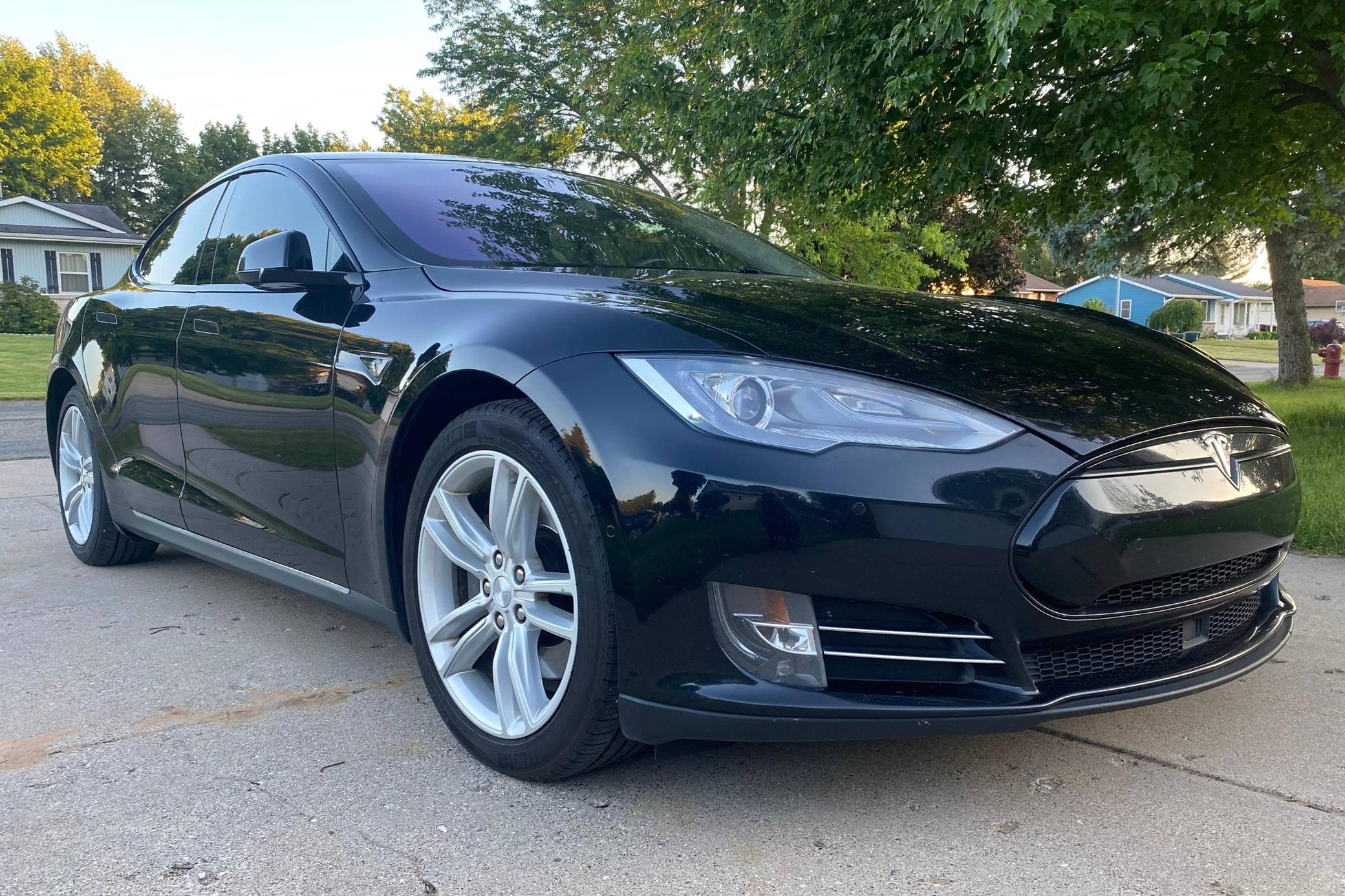 2015 Tesla Model S 85D