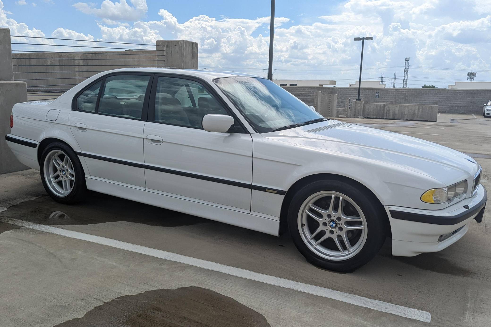 2001 BMW 740i