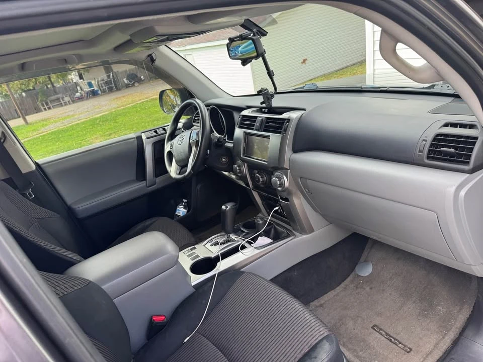 2010 Toyota 4Runner - Image 5 of 9