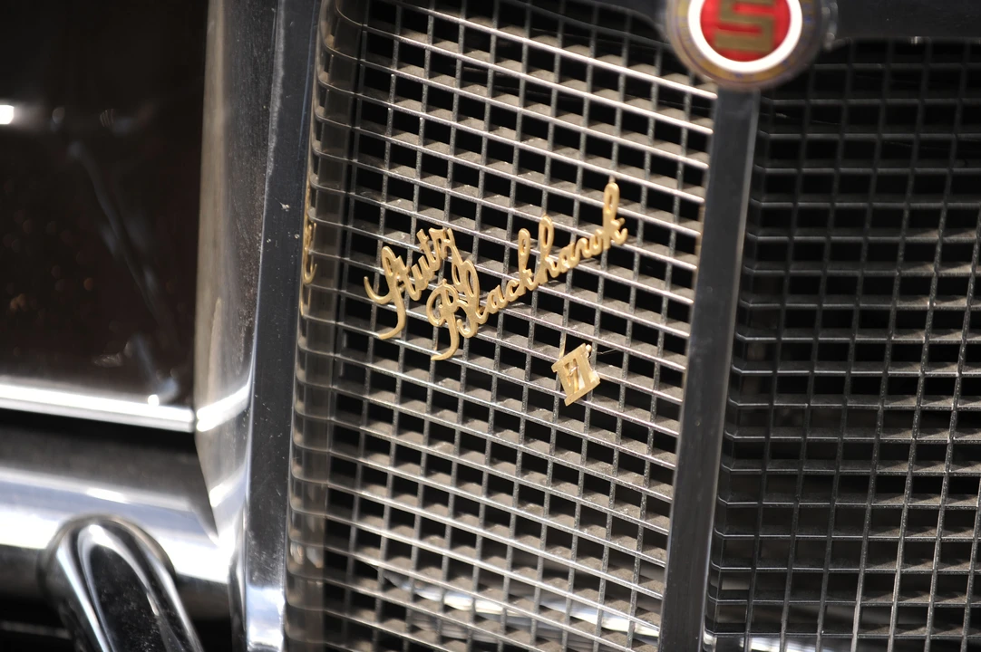 1977 Stutz Blackhawk - Image 2 of 11