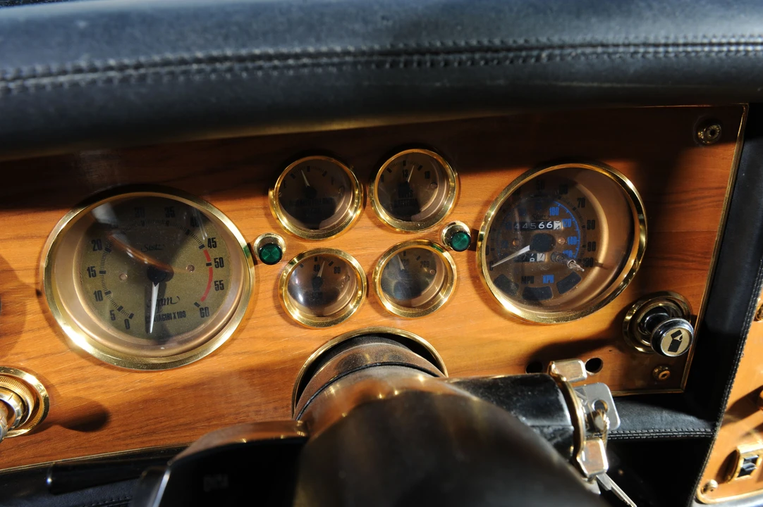 1977 Stutz Blackhawk - Image 8 of 11
