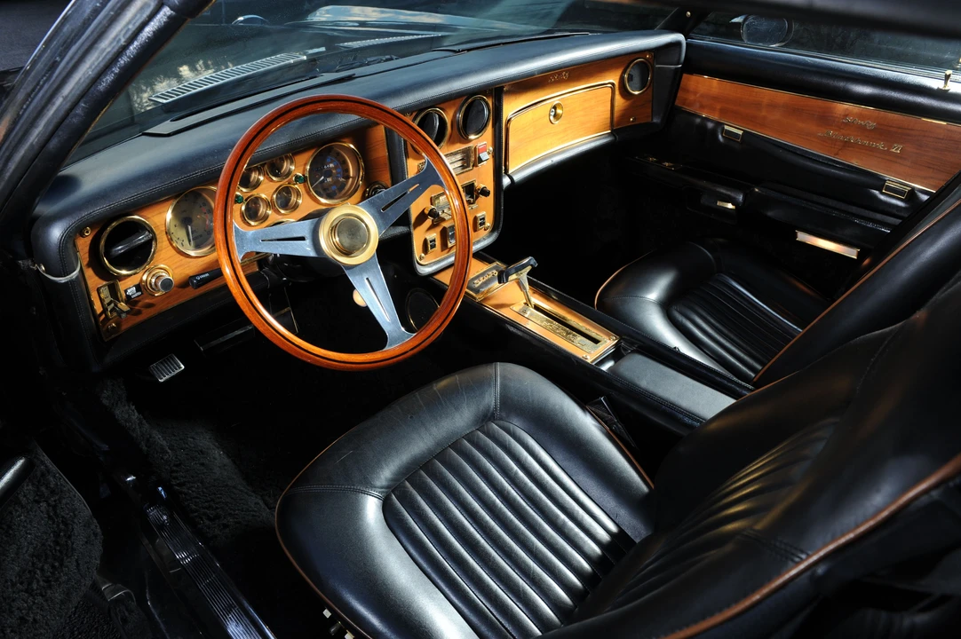 1977 Stutz Blackhawk - Image 9 of 11