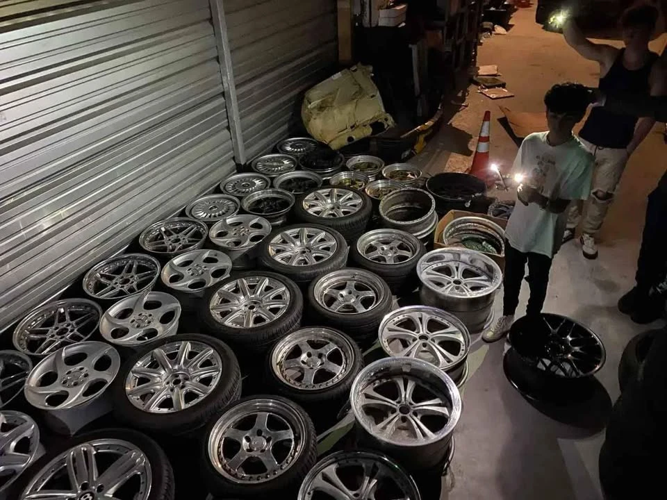 Parts & Memorabilia Other Wheels - Image 3 of 4