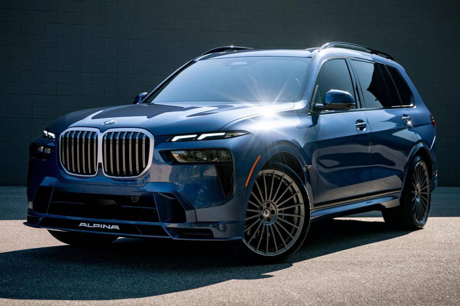 2023 BMW Alpina XB7